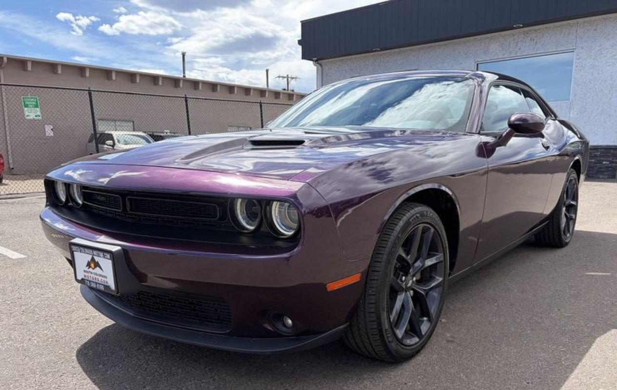 Used 2021 Dodge Challenger SXT w/ Blacktop Package RWD image 3