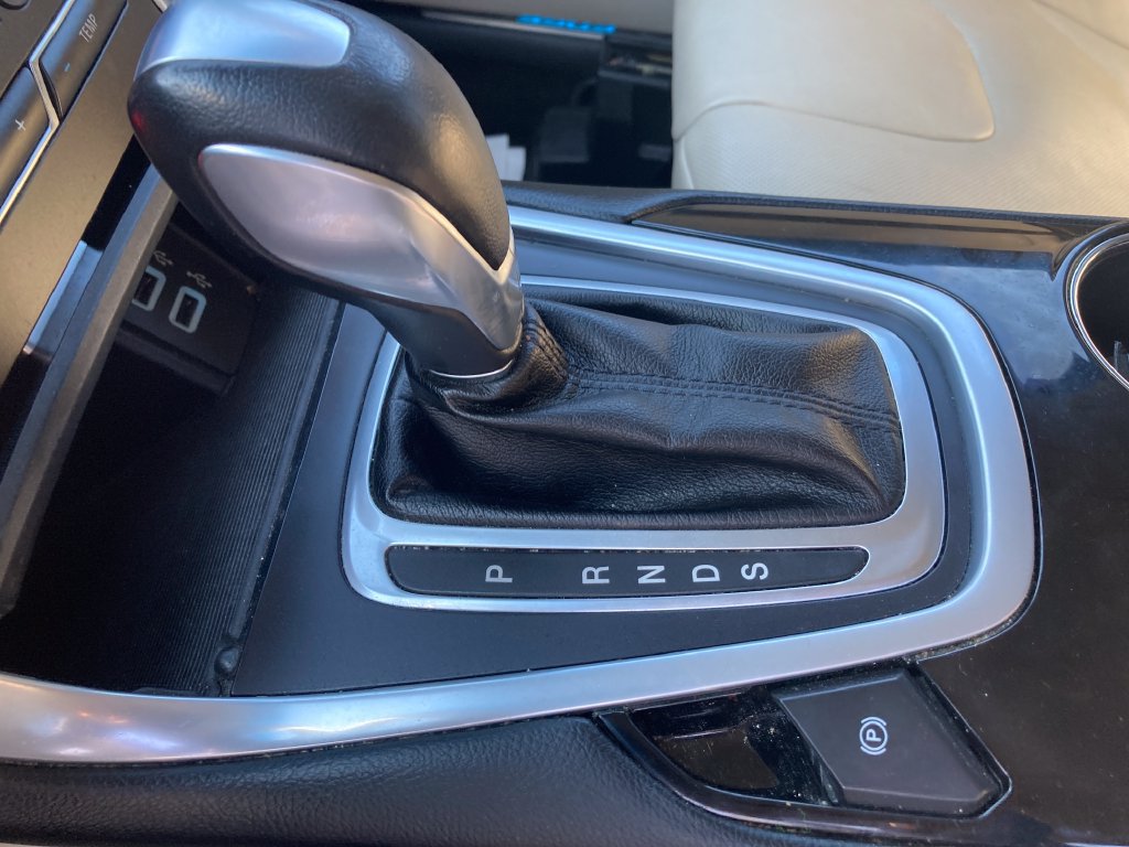Used 2018 Ford Edge Titanium w/ Equipment Group 301A AWD/4WD image 30