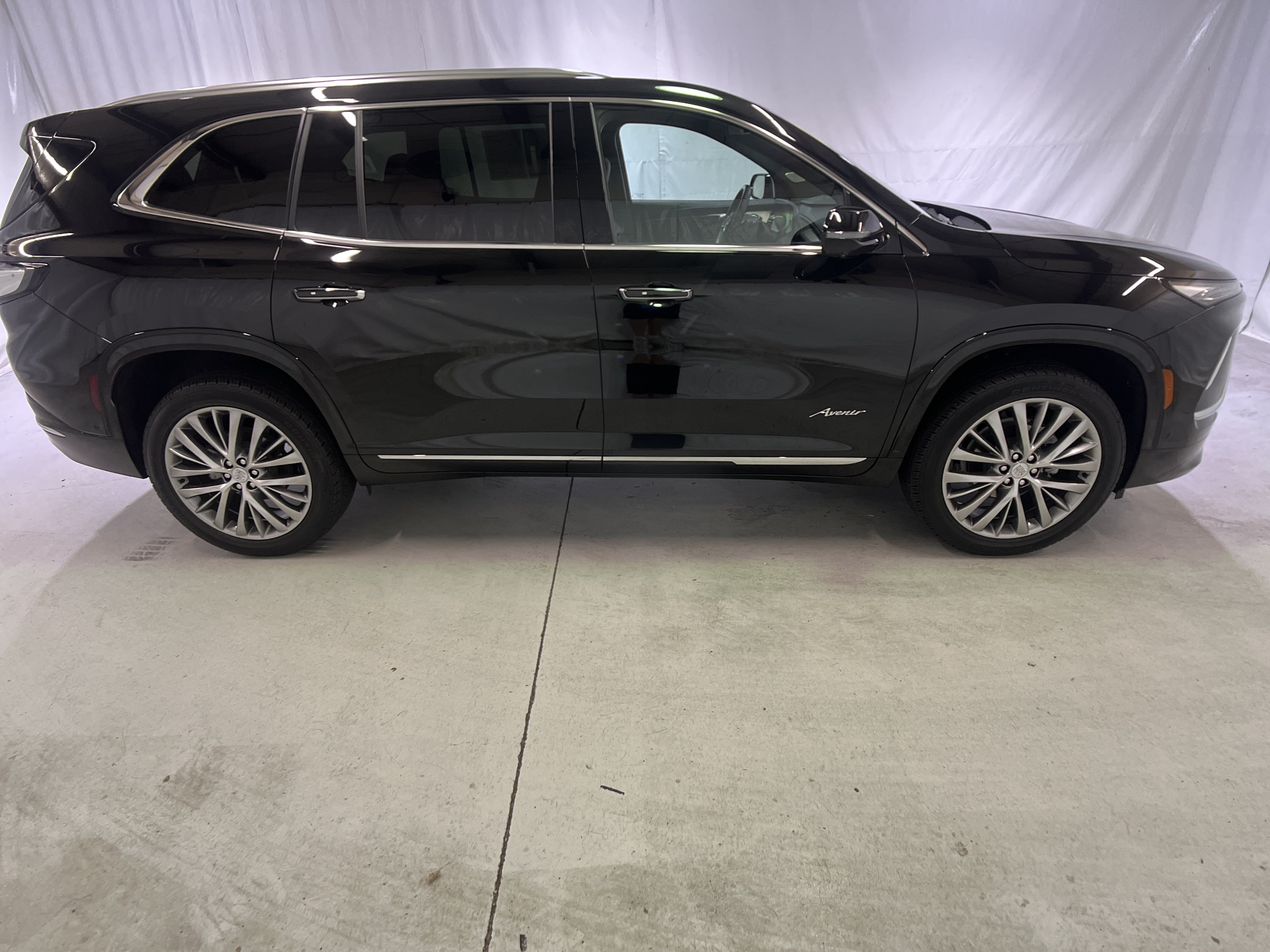 Certified 2026 Buick Enclave Avenir w/ Super Cruise Package AWD/4WD image 12
