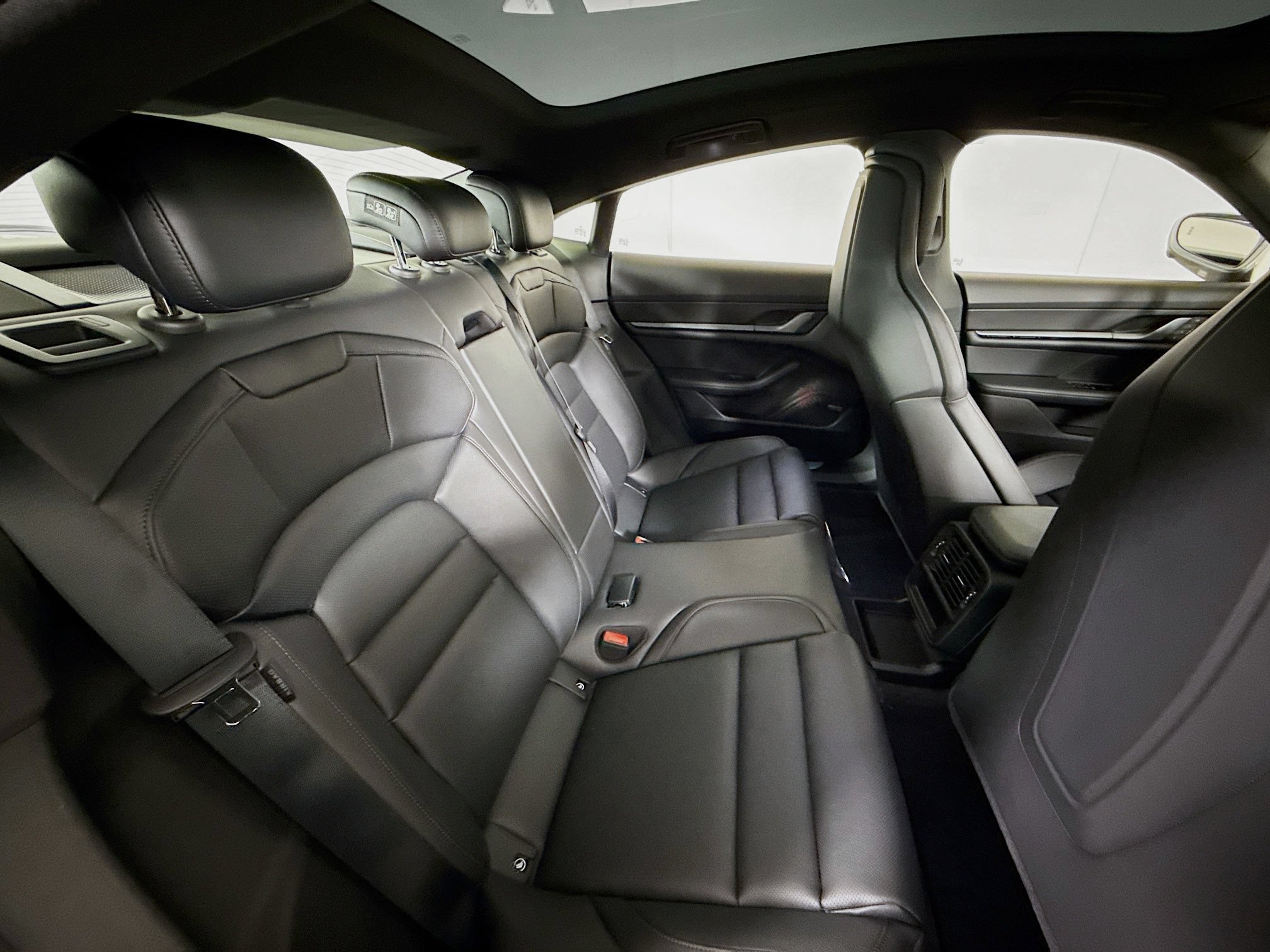 Certified 2026 Porsche Taycan AWD/4WD image 21