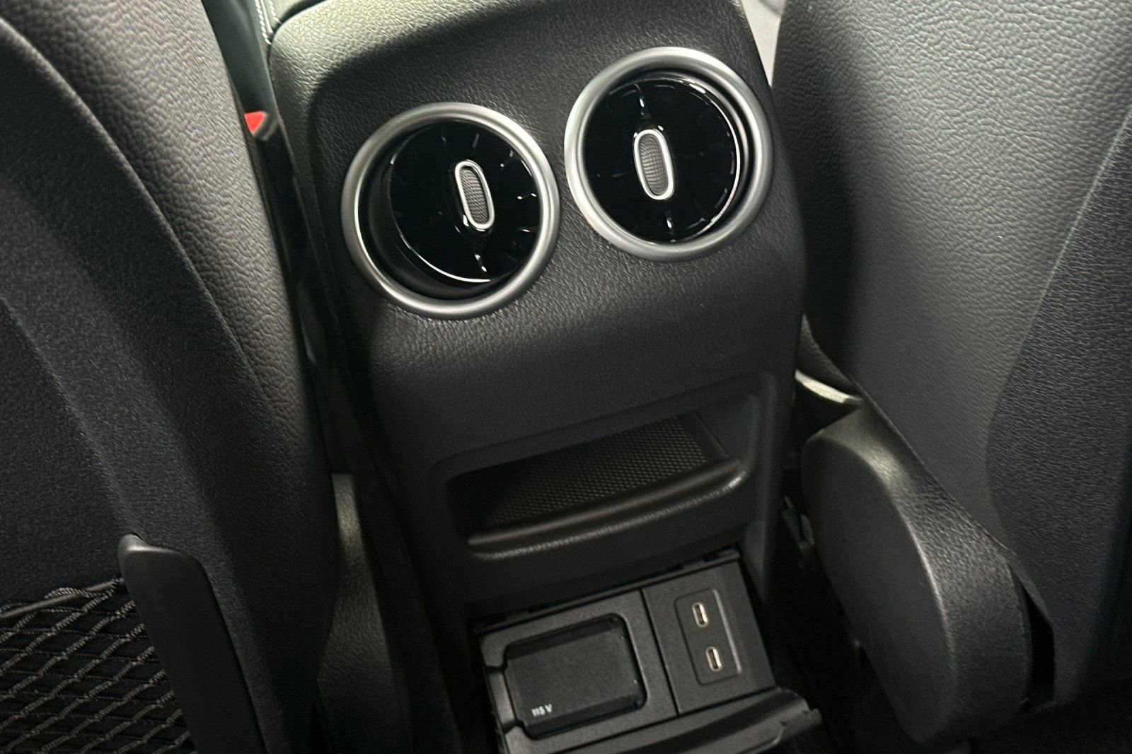 New 2026 Mercedes-Benz GLB 250 image 23