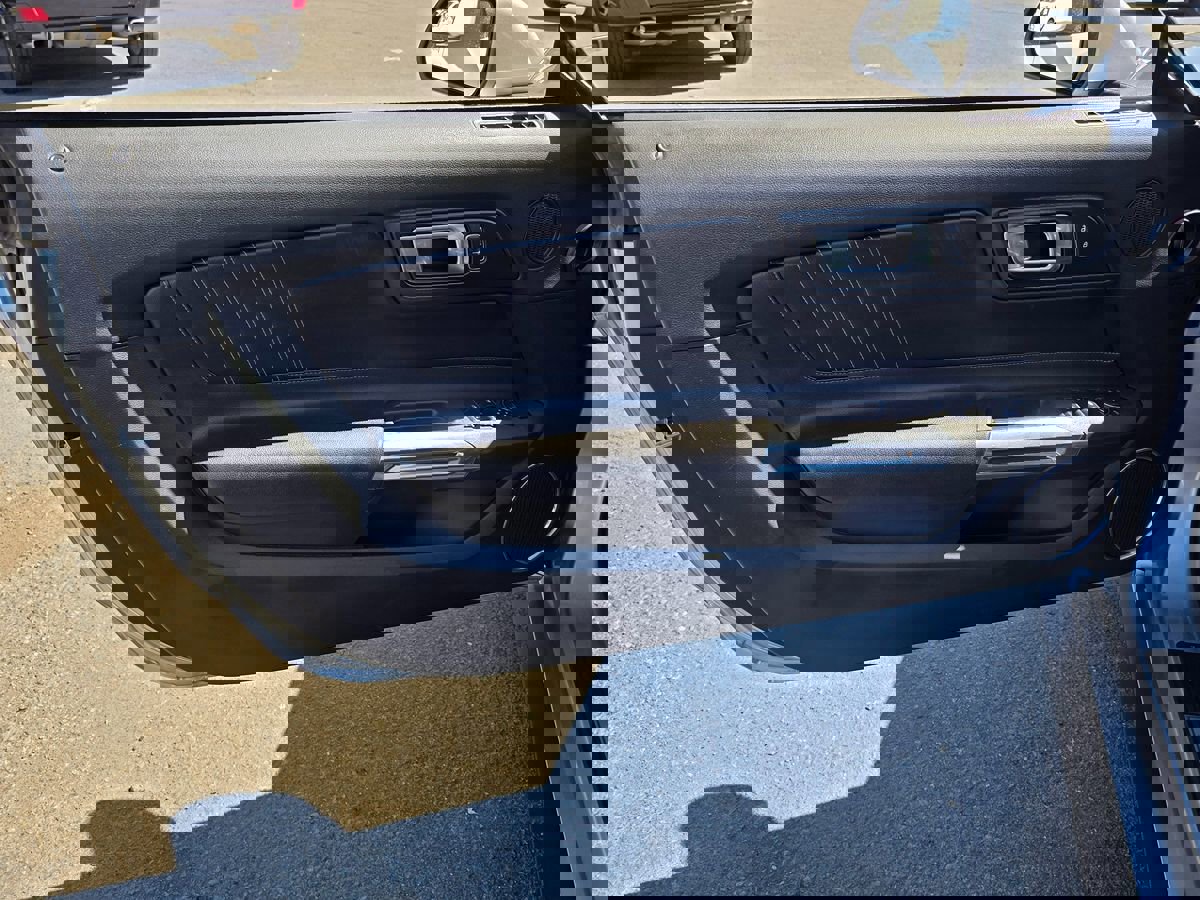 Used 2020 Ford Mustang Premium image 21