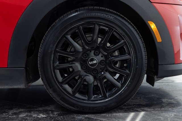 Used 2023 MINI Cooper 2-Door Hardtop w/ Signature Upholstery Package image 28