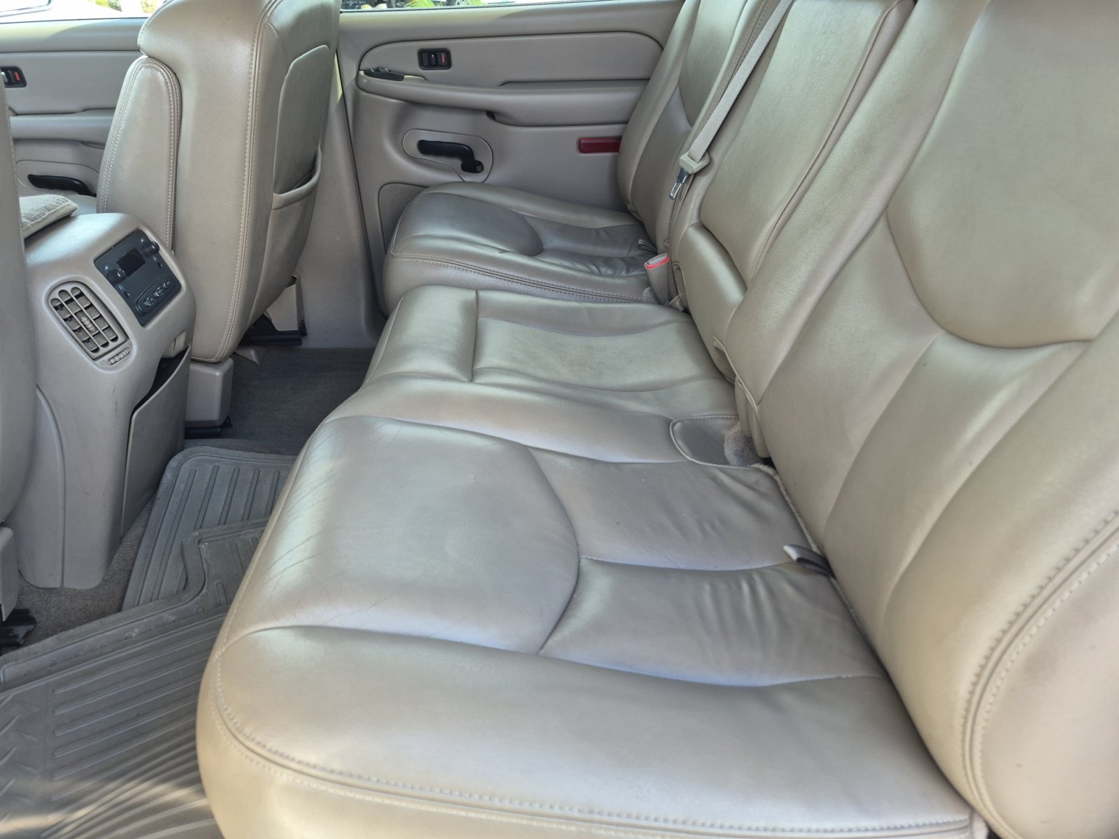 Used 2006 GMC Sierra 2500 SLT w/ Heavy-Duty Power Package AWD/4WD image 20