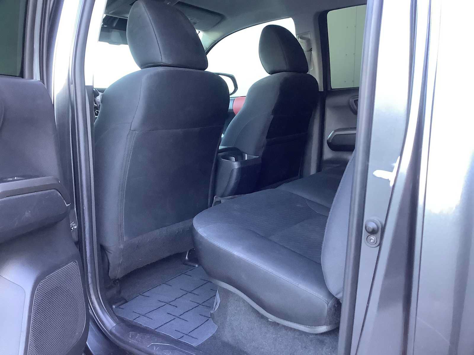 Used 2022 Toyota Tacoma SR5 AWD/4WD image 12