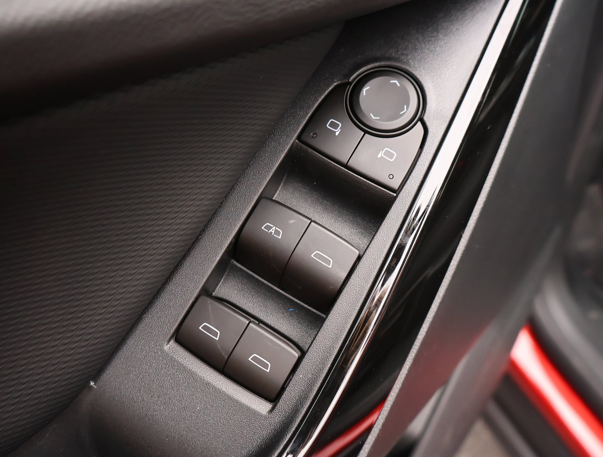 New 2026 Chevrolet Equinox LT w/ Midnight Edition image 8