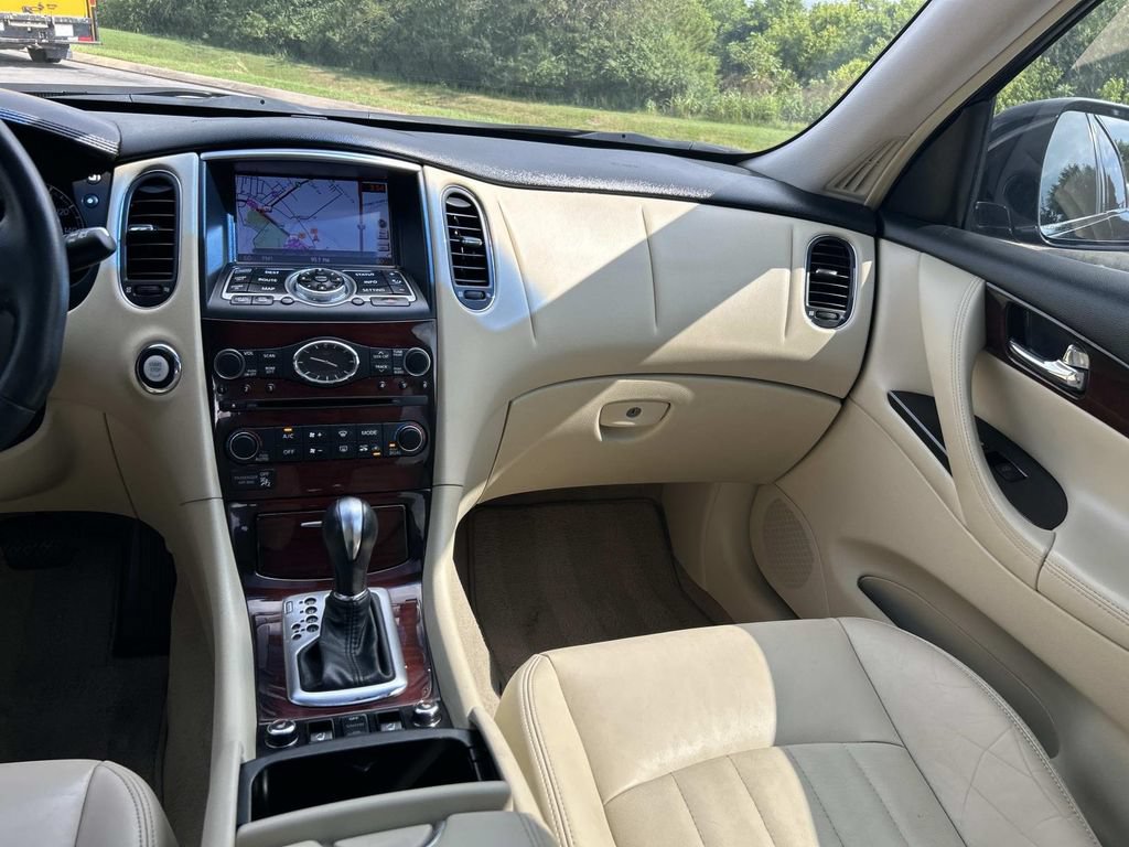 Used 2016 INFINITI QX50 2WD w/ Deluxe Touring Package image 22