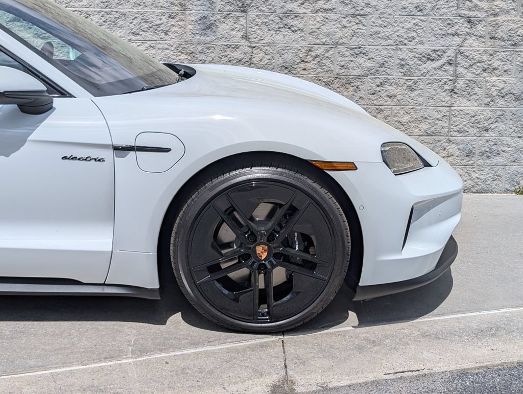 New 2026 Porsche Taycan 4S AWD/4WD image 33
