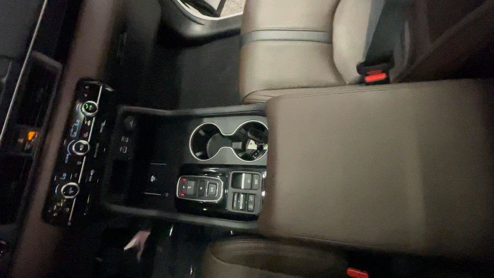 Used 2025 Honda Pilot Elite image 36