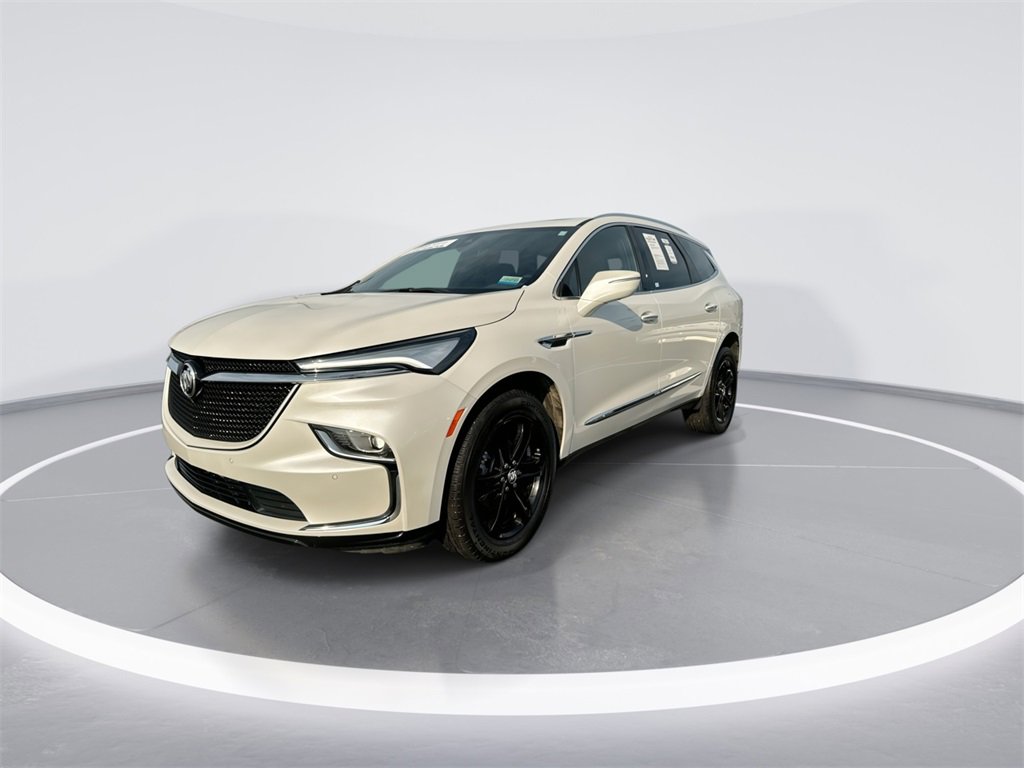 Used 2024 Buick Enclave Essence video 4