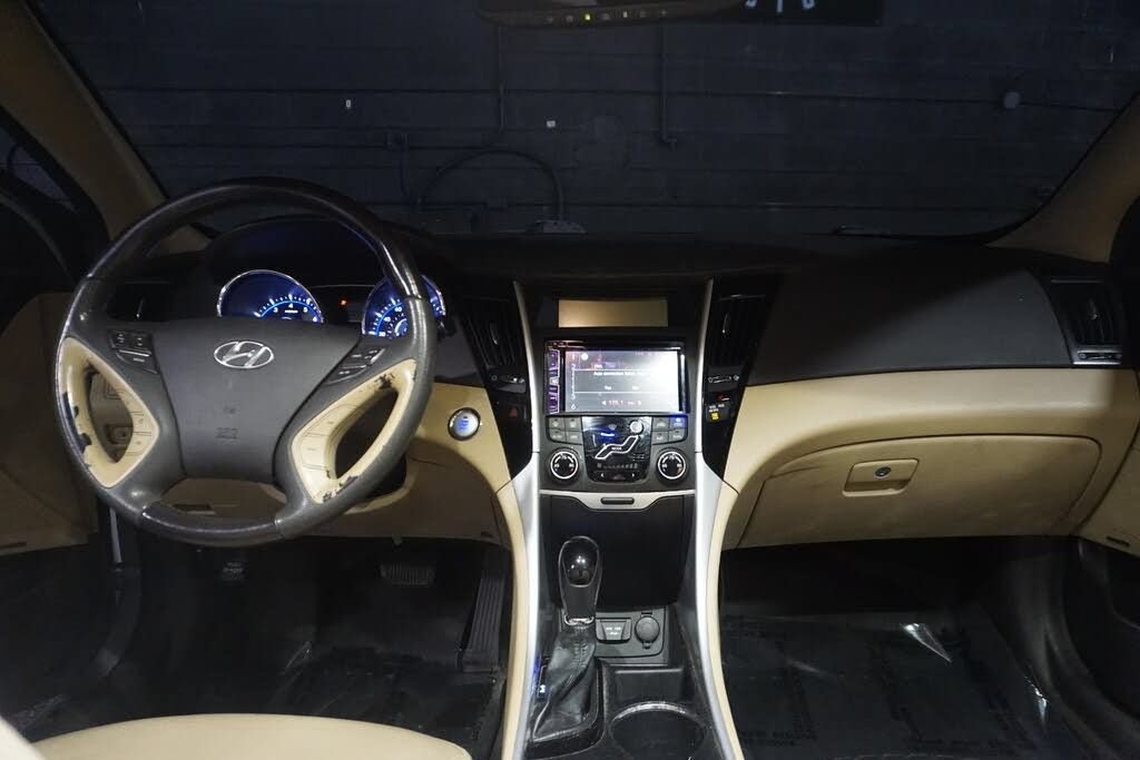Used 2011 Hyundai Sonata Limited FWD image 15