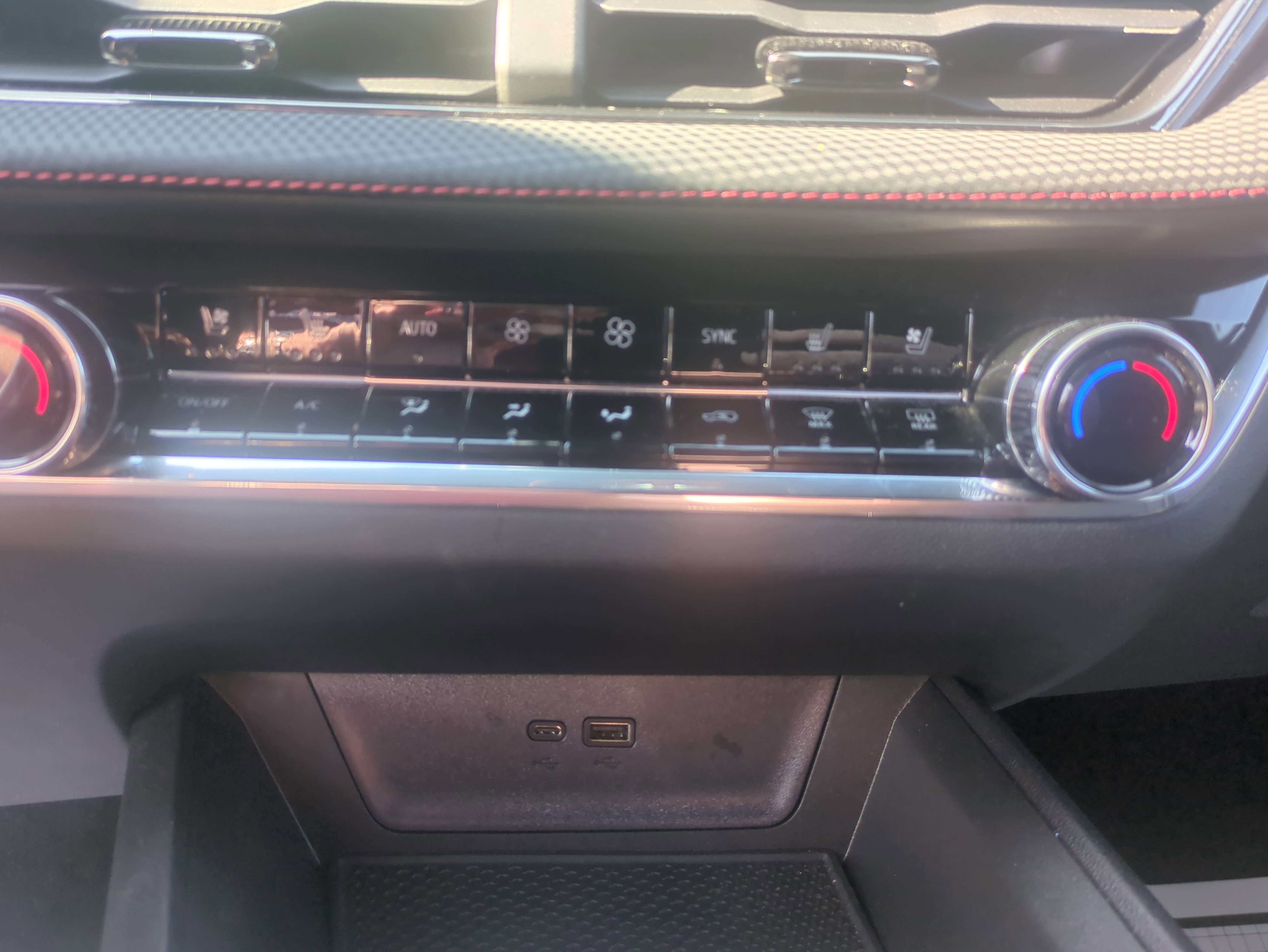 Used 2025 Chevrolet Equinox RS w/ Safety and Technology Package image 20