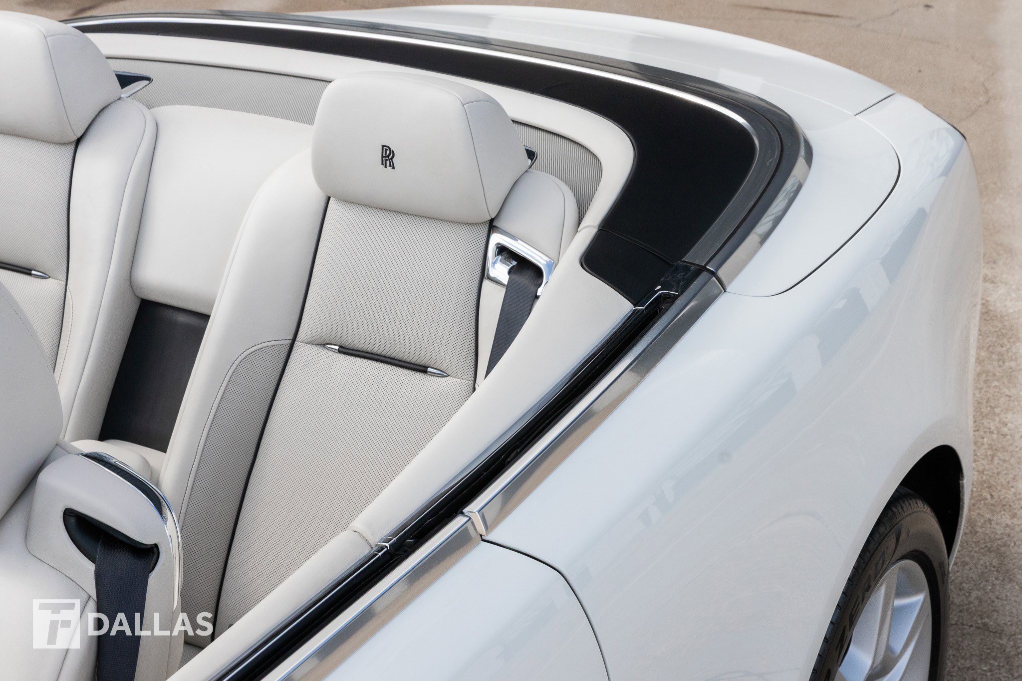 Used 2017 Rolls-Royce Dawn image 9