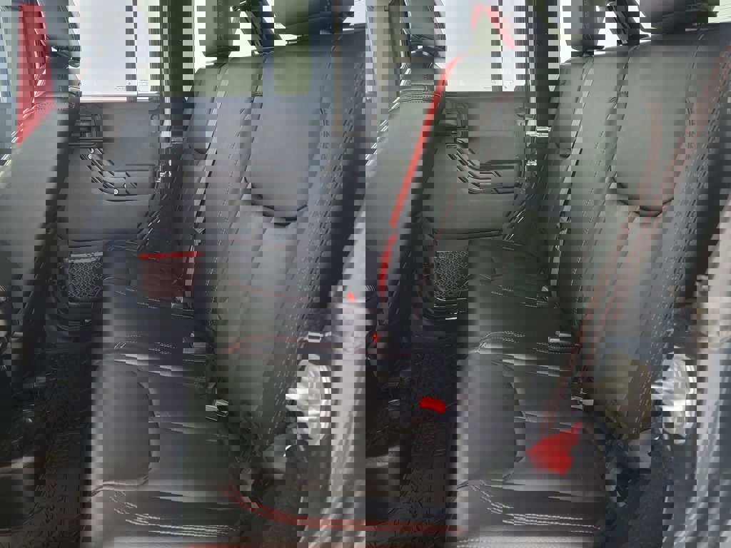 Used 2017 Jeep Wrangler Unlimited Rubicon image 13