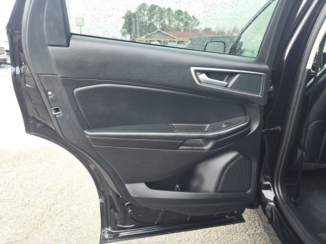 Used 2024 Ford Edge SEL image 33