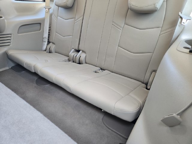 Certified 2020 Cadillac Escalade Premium Luxury AWD/4WD image 24