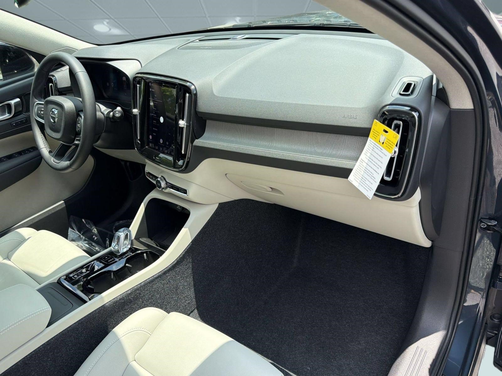 New 2026 Volvo XC40 B5 Ultra w/ Protection Package AWD/4WD image 31