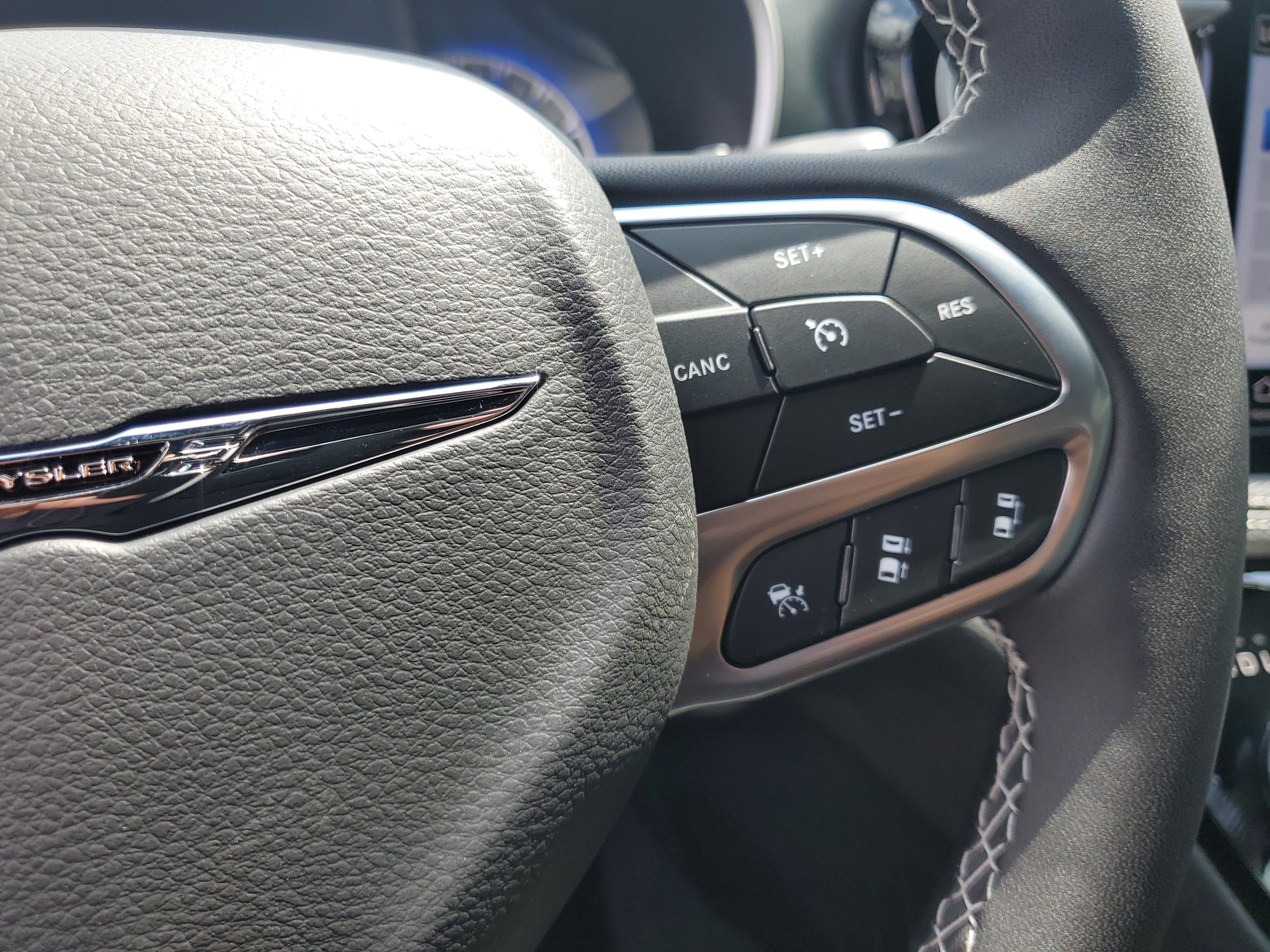 New 2026 Chrysler Pacifica Select image 16
