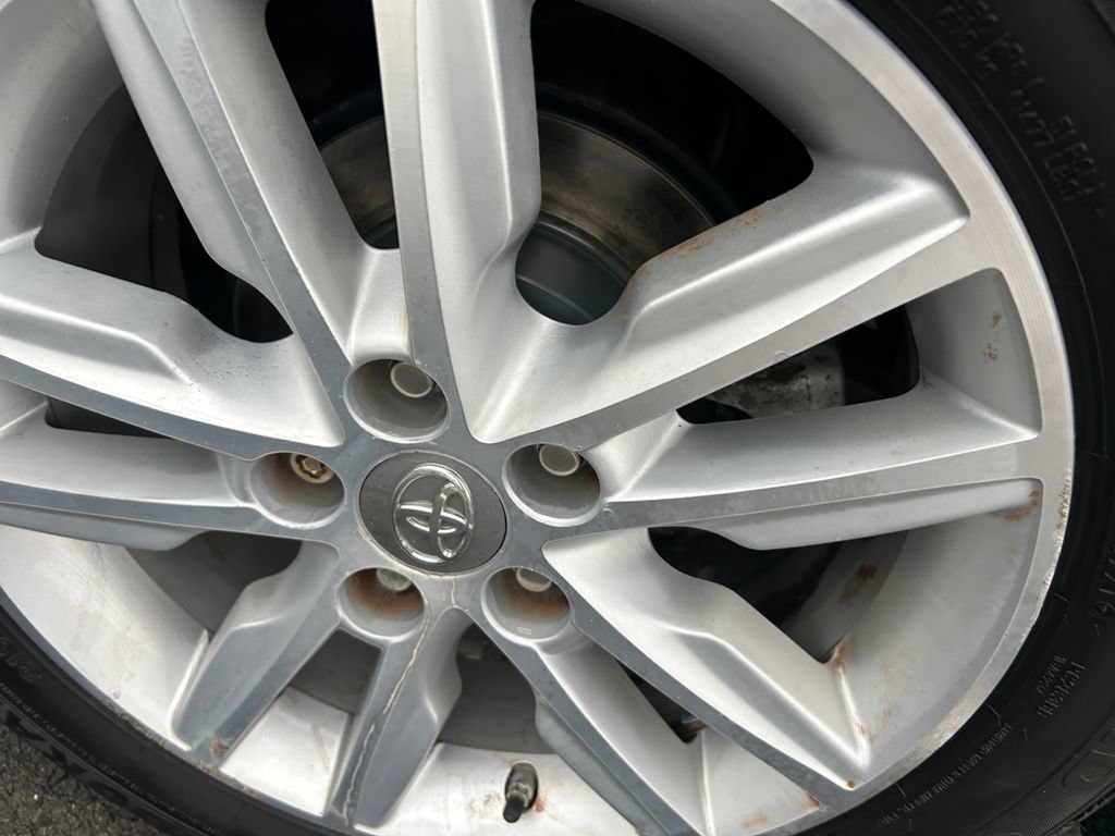 Used 2014 Toyota Avalon XLE FWD image 17