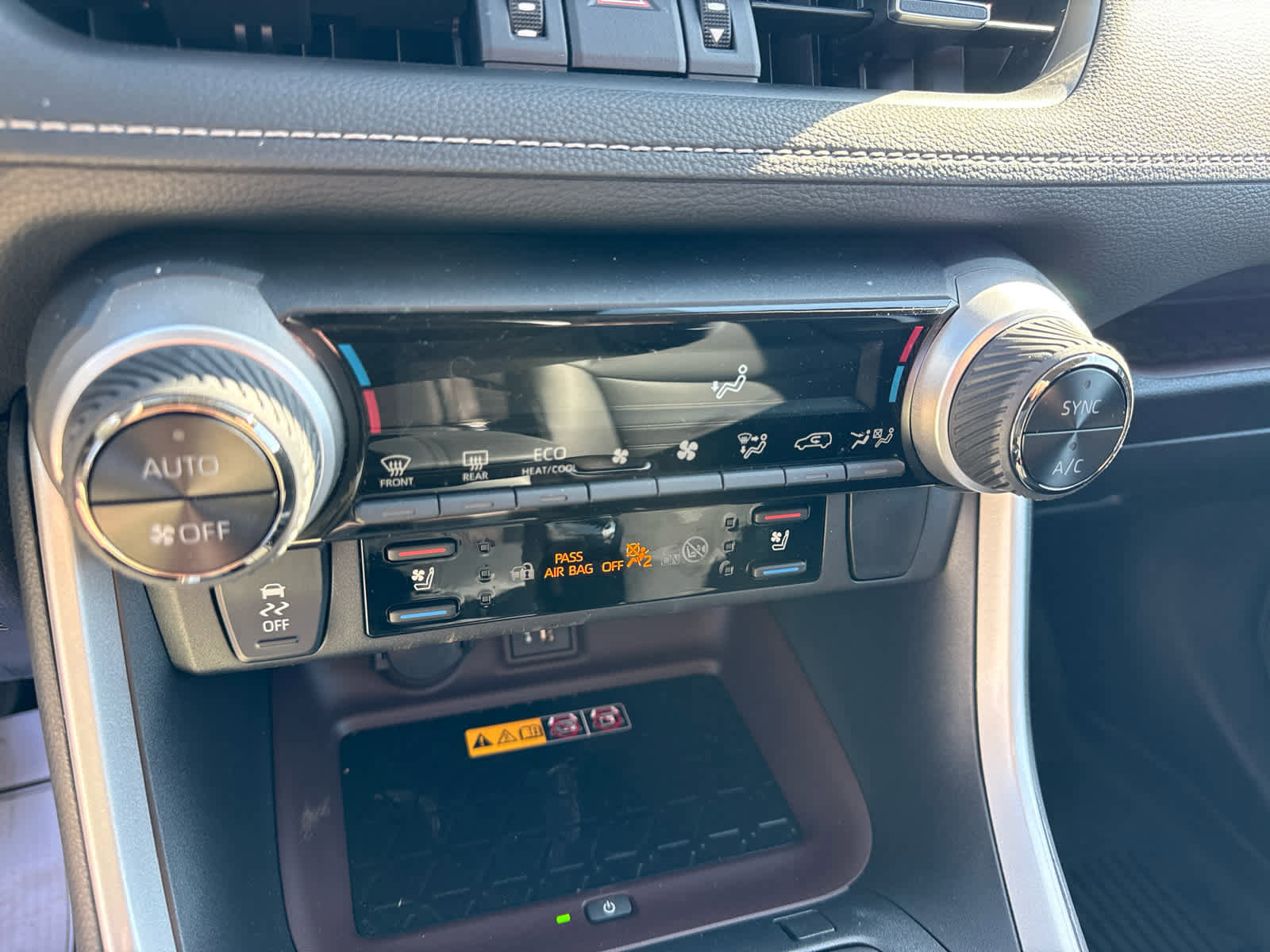 Used 2025 Toyota RAV4 Limited w/ Advanced Technology Package AWD/4WD image 19