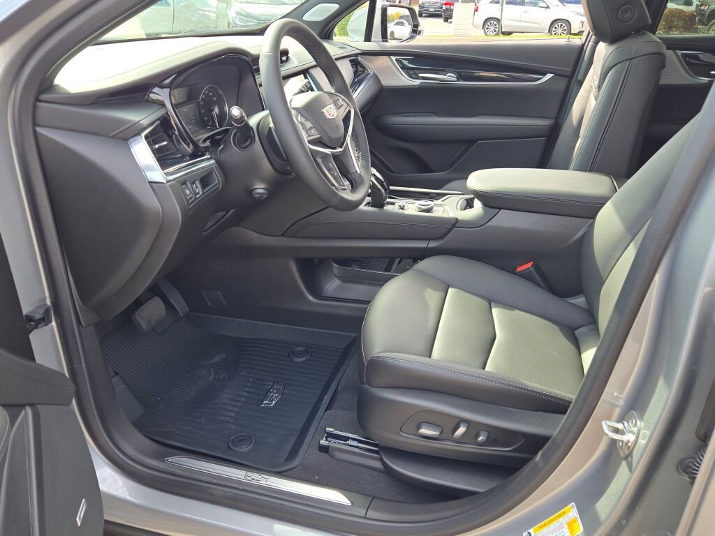 New 2025 Cadillac XT5 Premium Luxury w/ LPO, Floor Liner Package image 25