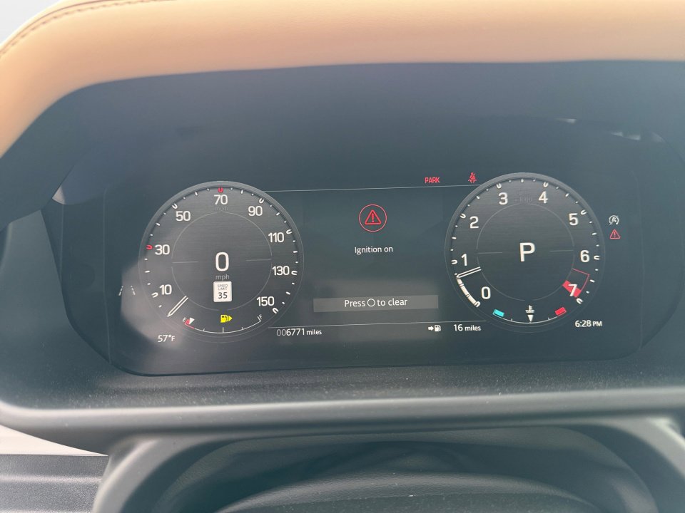 Used 2025 Land Rover Defender 110 S image 11