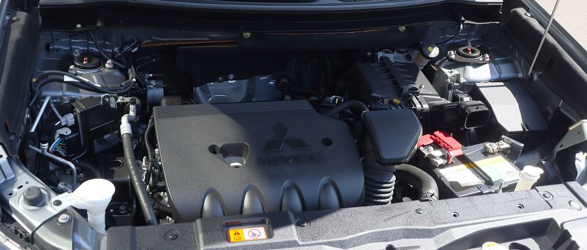 Used 2020 Mitsubishi Outlander SE image 62