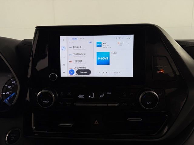 Used 2025 Toyota Highlander XLE image 22