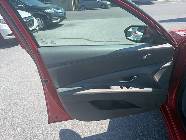 Certified 2021 Hyundai Elantra SEL image 11