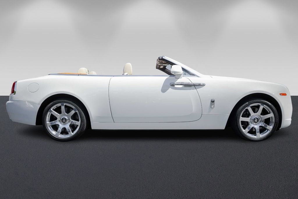 Used 2016 Rolls-Royce Dawn image 2