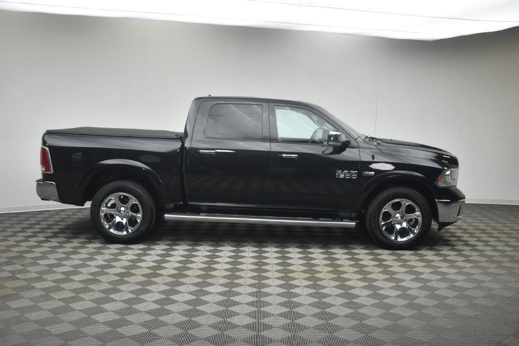 Used 2016 RAM 1500 Laramie w/ Convenience Group AWD/4WD image 9