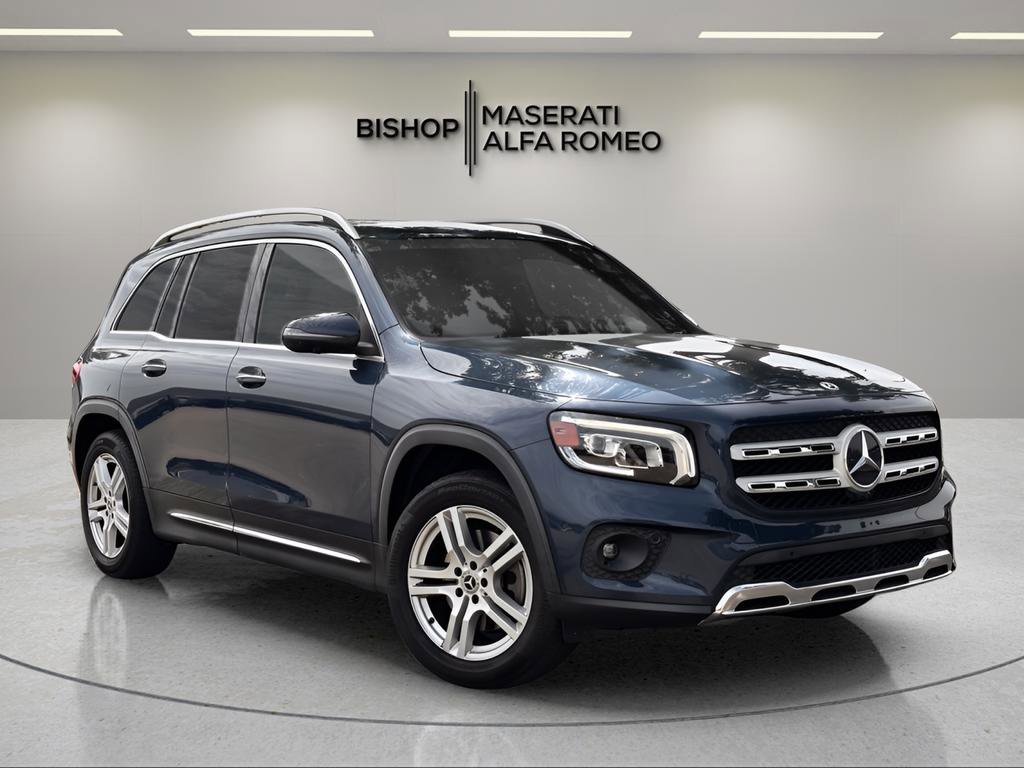 Used 2022 Mercedes-Benz GLB 250 w/ Premium Package Lite image 2