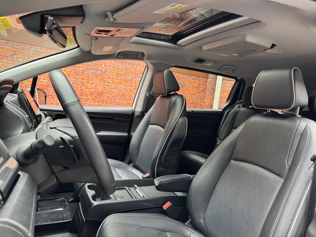 Used 2023 Honda Odyssey Elite image 24