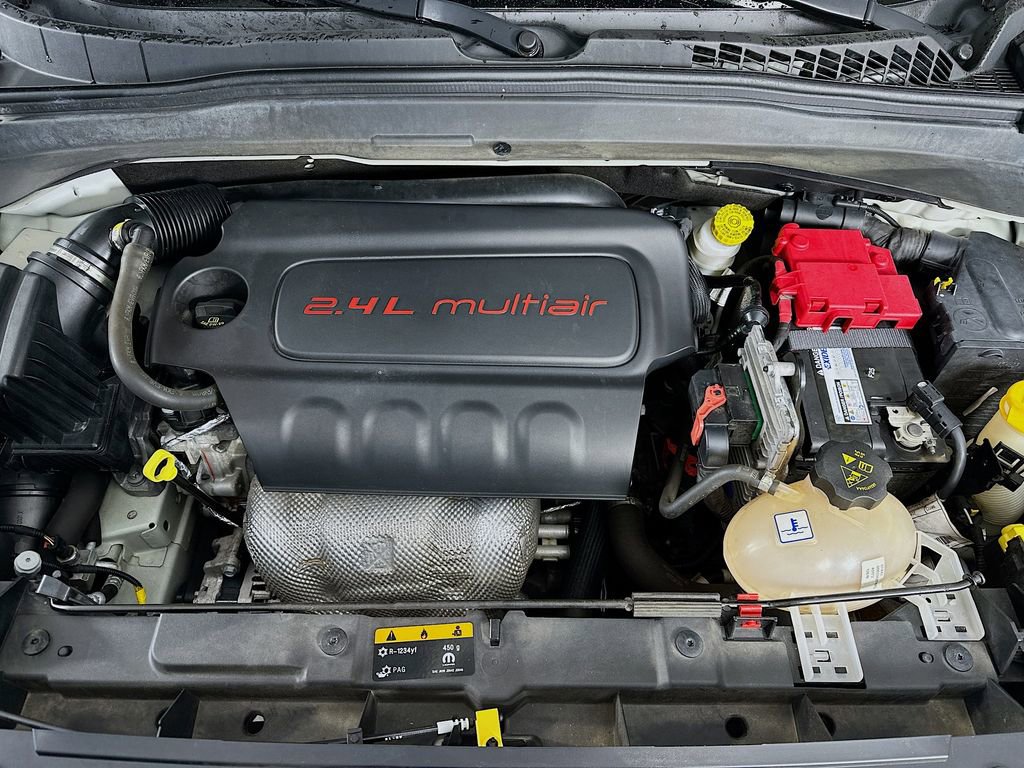 Used 2019 Jeep Renegade Latitude w/ Popular Equipment Group FWD image 28