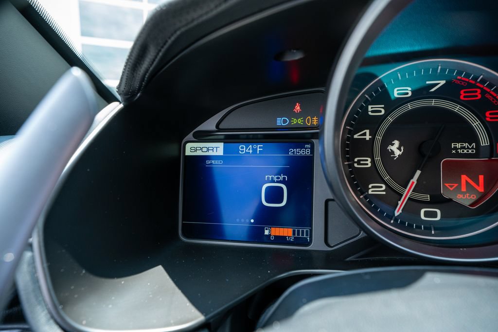 Used 2019 Ferrari Portofino RWD image 38