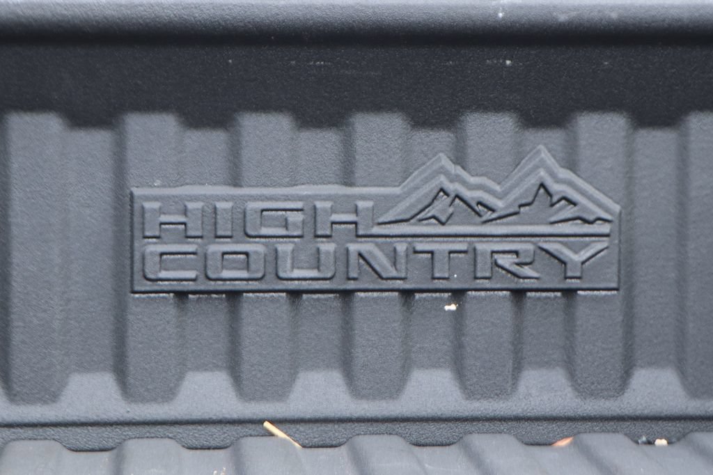 Used 2020 Chevrolet Silverado 2500 High Country w/ Technology Package AWD/4WD image 9