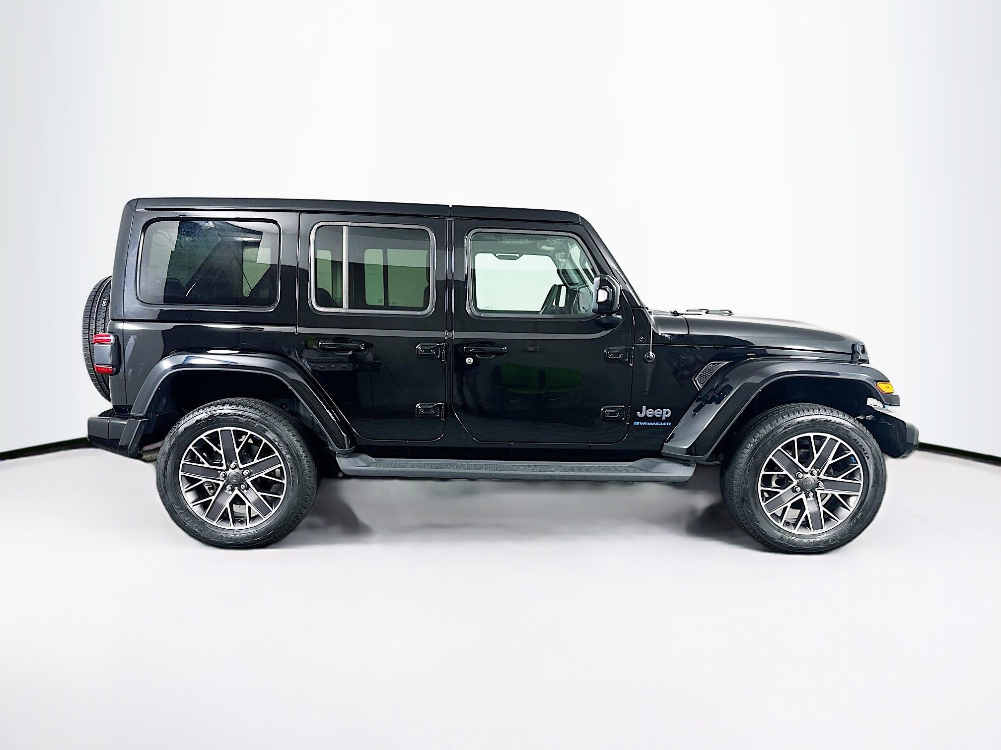 Used 2023 Jeep Wrangler Unlimited Sahara image 10
