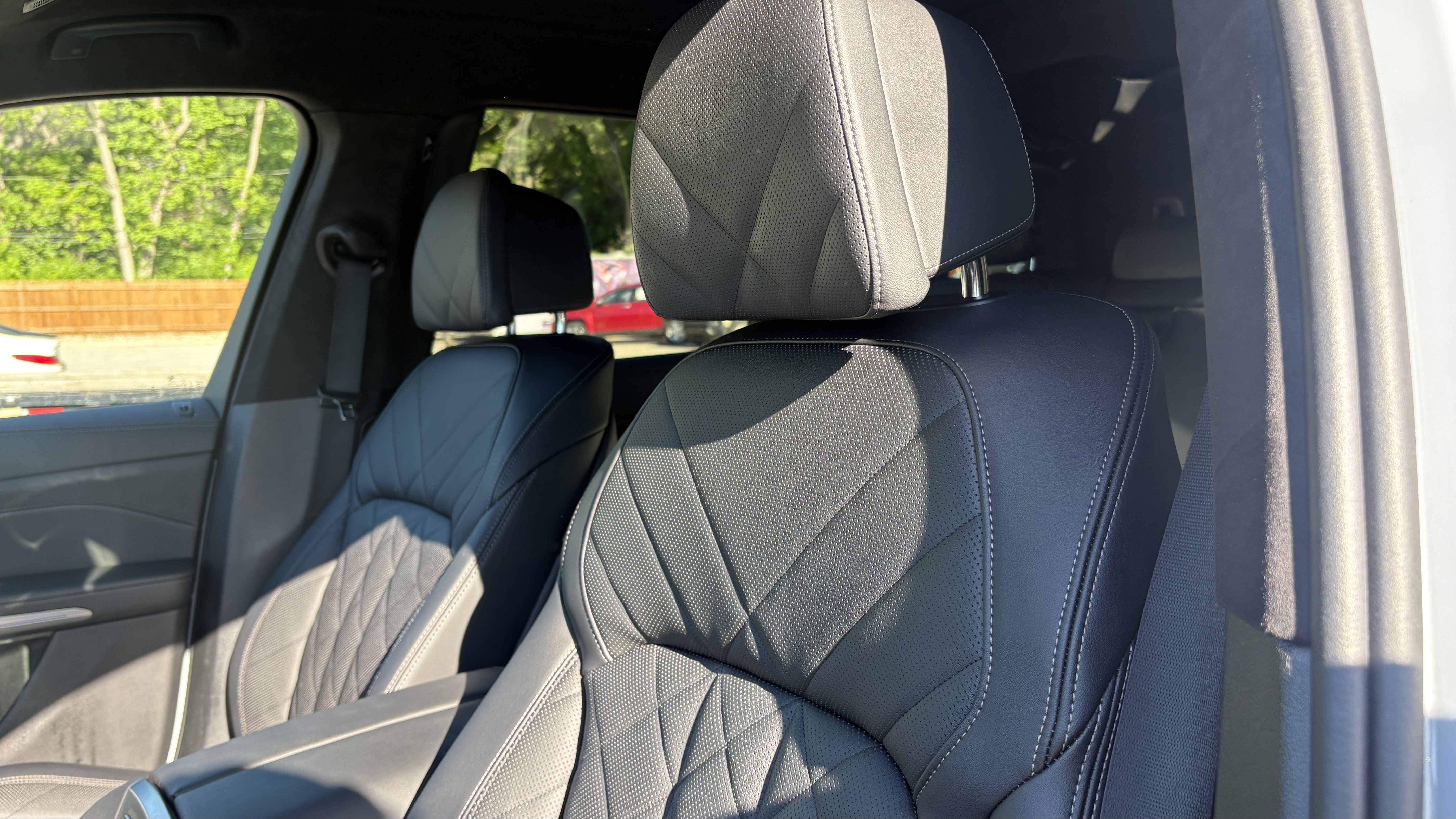 Certified 2025 BMW X7 xDrive40i w/ M Sport Package AWD/4WD image 18