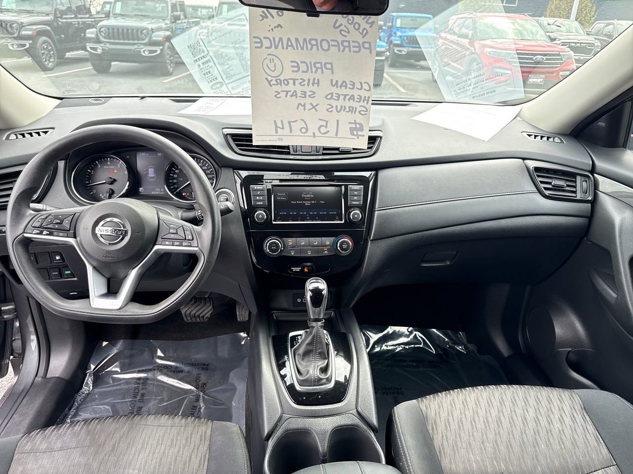 Used 2019 Nissan Rogue SV image 14