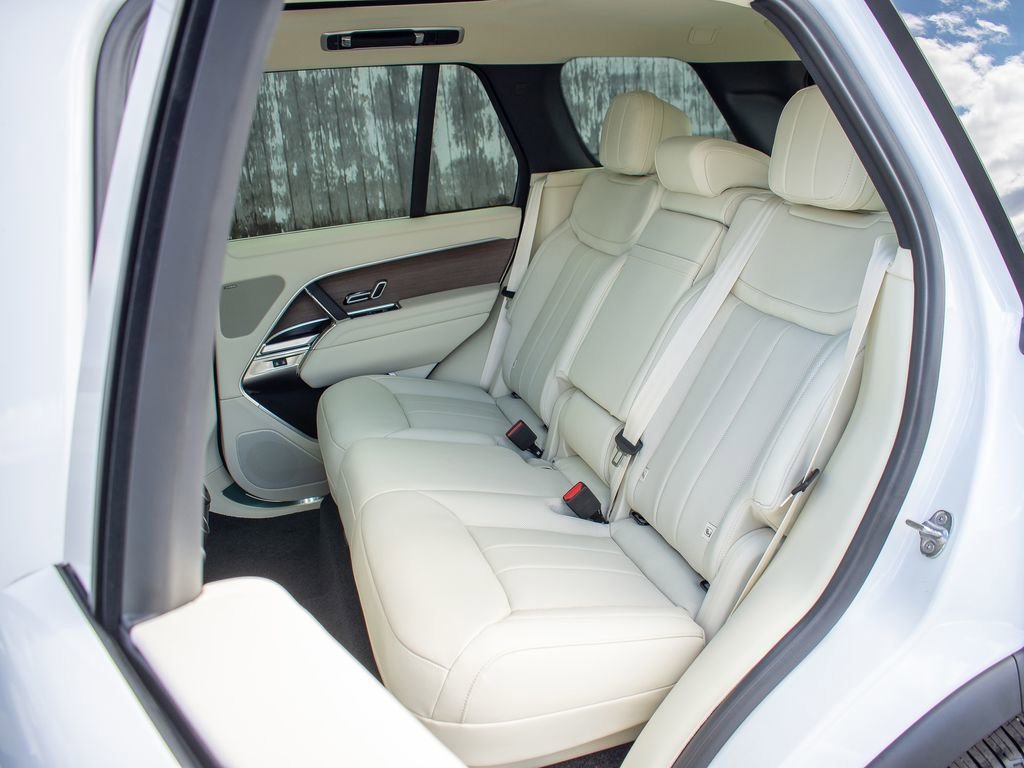 New 2026 Land Rover Range Rover SE AWD/4WD image 23
