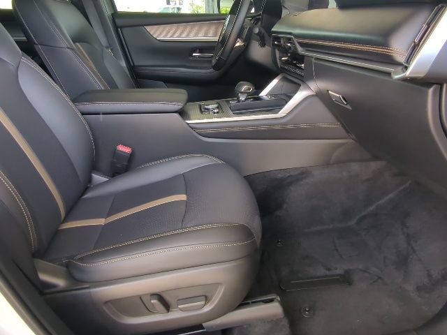 Used 2025 MAZDA CX-70 Plug-In Hybrid w/ Premium Plus image 30