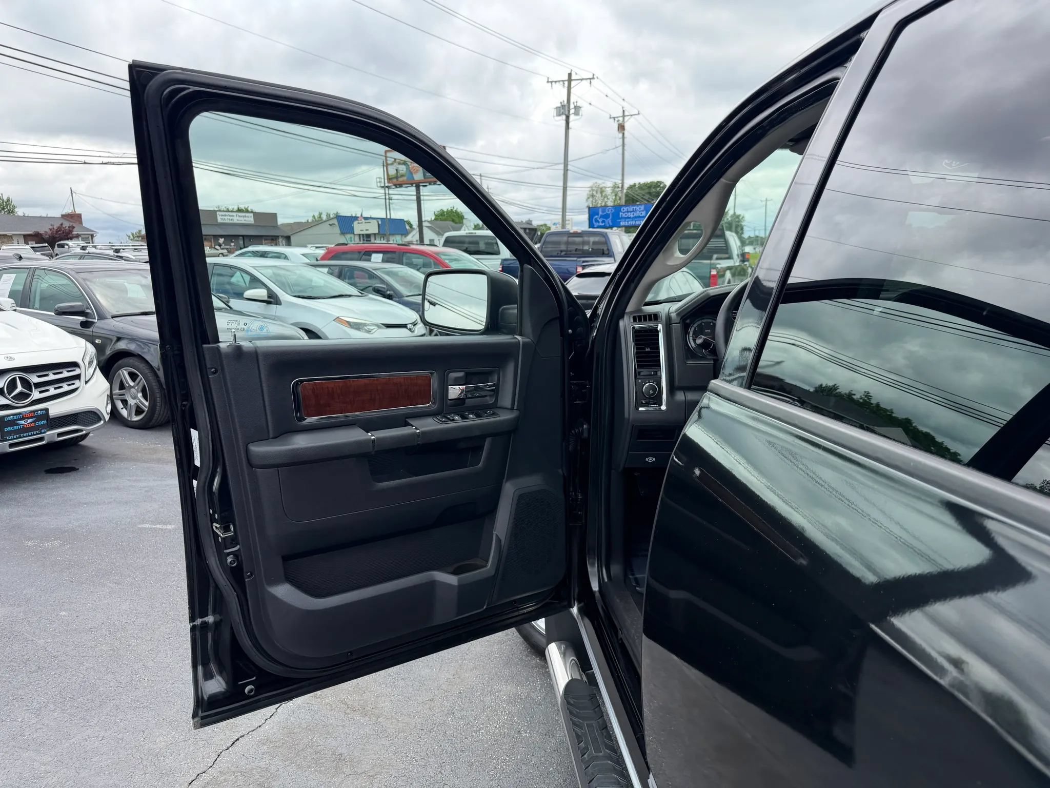 Used 2009 Dodge Ram 1500 Truck Laramie AWD/4WD image 32