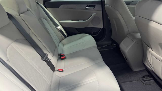 Used 2018 Hyundai Sonata SE FWD image 14