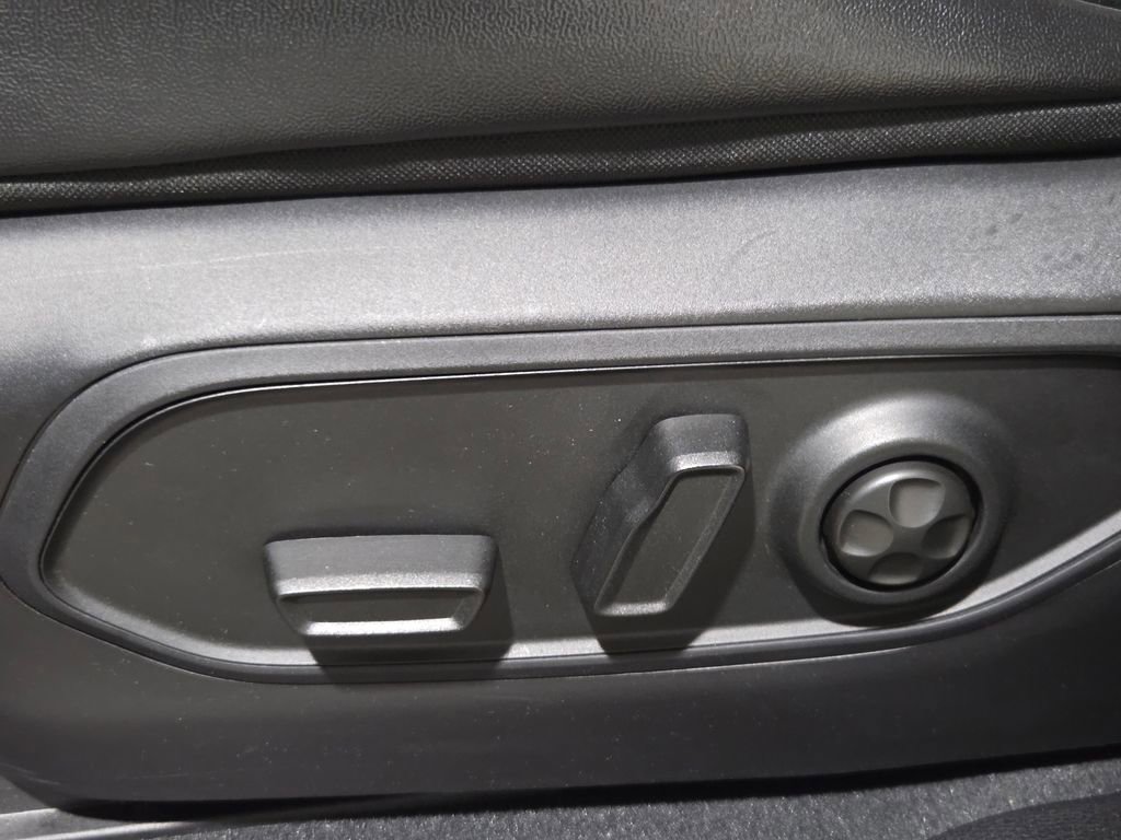 Certified 2024 Jeep Grand Cherokee L Altitude image 29