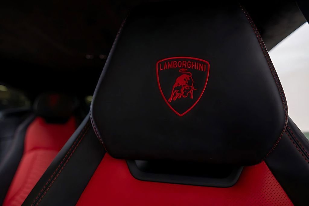 Used 2022 Lamborghini Urus image 34