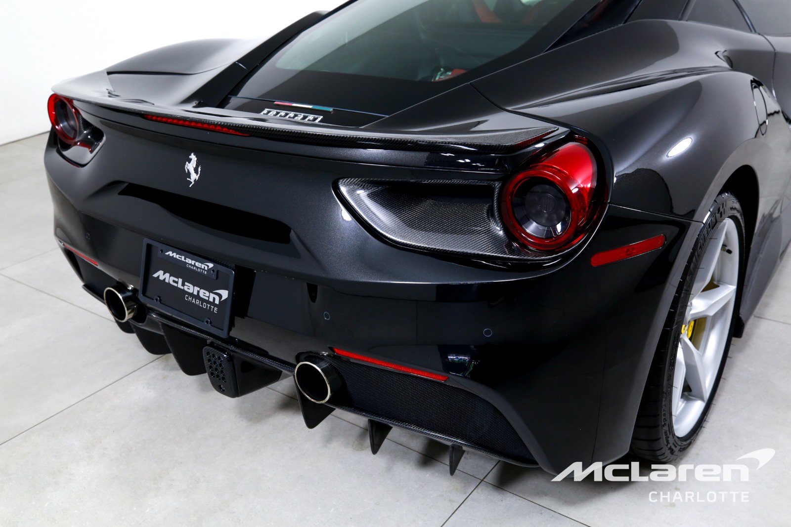 Used 2018 Ferrari 488 GTB RWD image 33