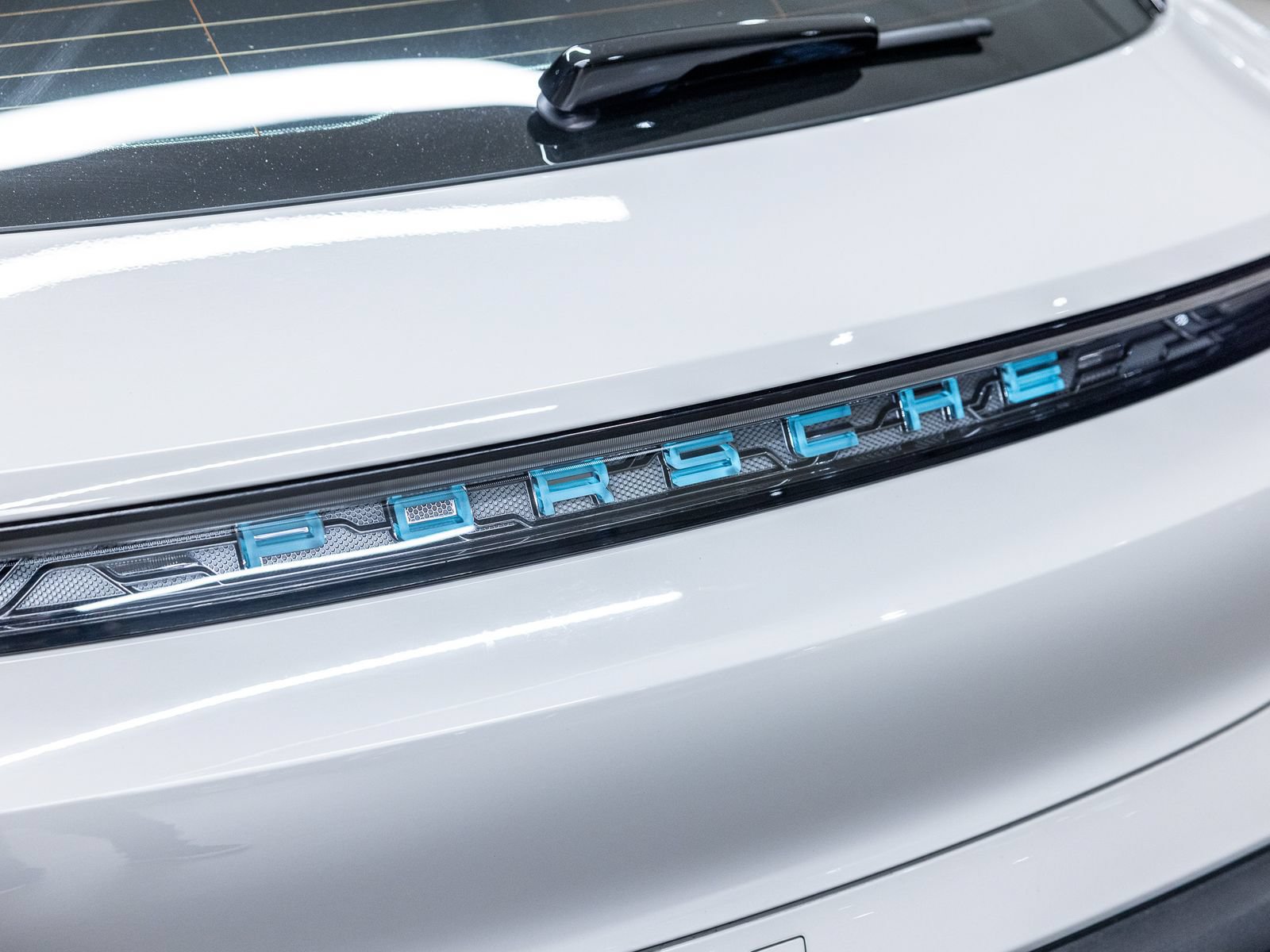 Certified 2024 Porsche Taycan 4S AWD/4WD image 22