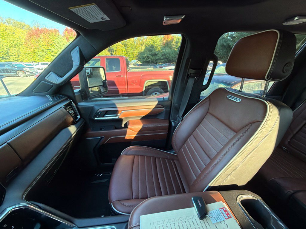 Used 2024 GMC Sierra 3500 Denali Ultimate AWD/4WD image 19