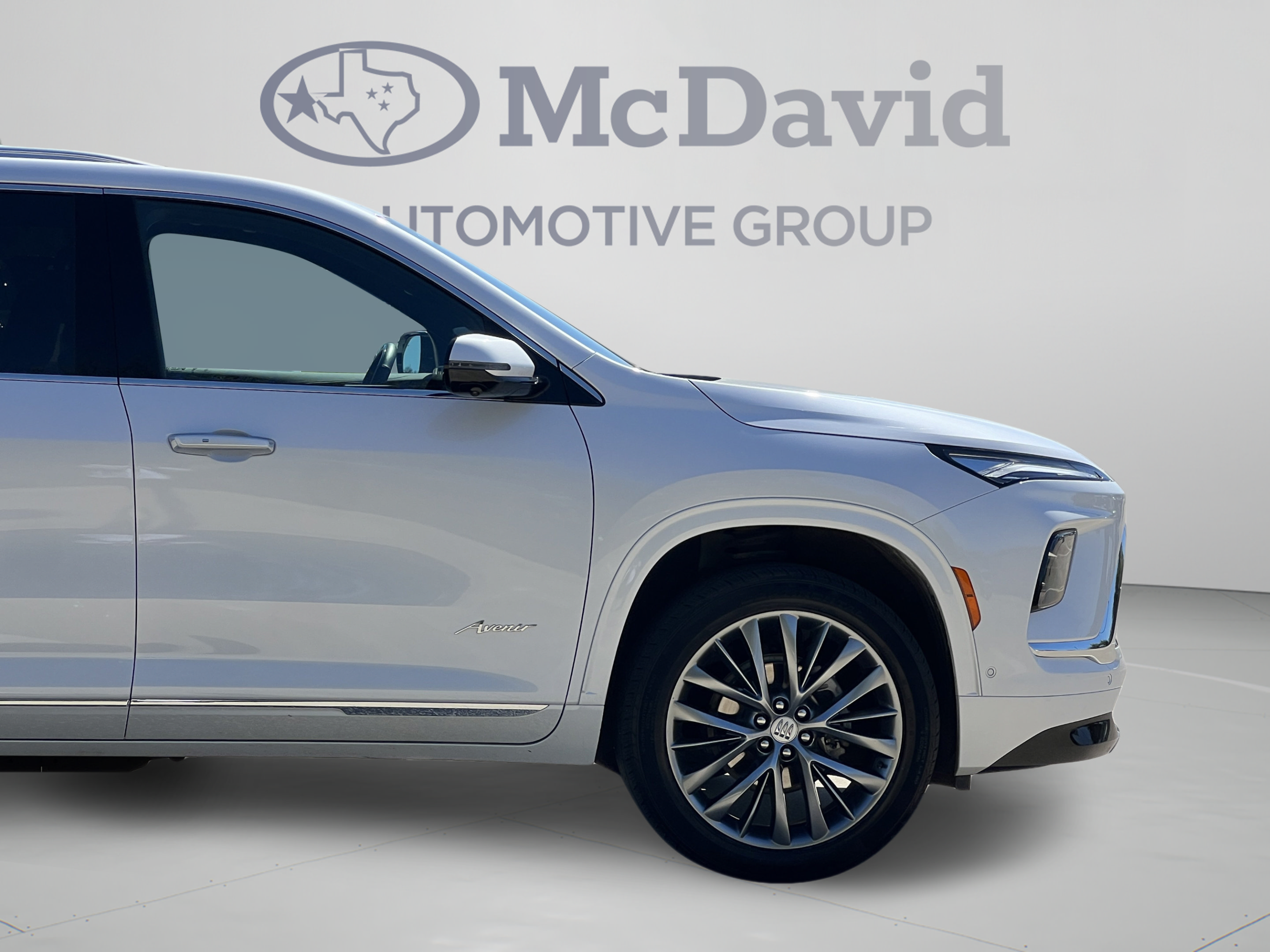 Used 2025 Buick Enclave Avenir w/ Super Cruise Package AWD/4WD image 35
