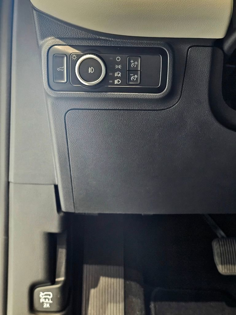 New 2025 Ford Explorer Active w/ Active Comfort Package image 11